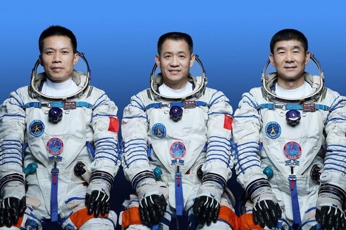 Programa Espacial Chinês - Tripulantes Shenzhou 12